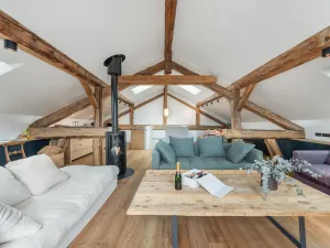 Image of Chalet familial neuf avec sauna et spa, proche des pistes, accueille 12 personnes et animaux admis - FR-1-570-30