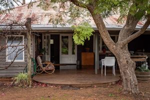 Image of The Apple - Heritage Home on 8 Acres