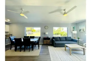 Image of Entire House - King Bed Suite & Golf Course View