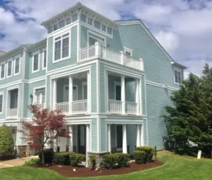 Image of Great Vacation Townhouse w\/ Plenty of Space & 3 Decks Near Beaches and Shopping!