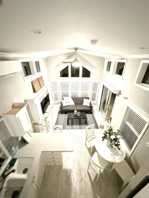 Image of New Tiny Home- Paddle Boards, Kayaks, Pool, Marina