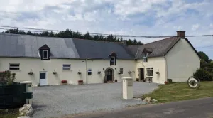 Image of Large Family Friendly farmhouse with Pool, Hot-tub , Bar and Games Room.