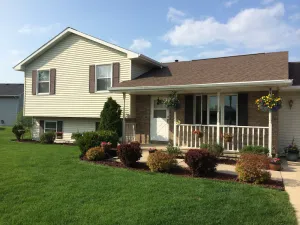 Image of 4 bedroom\/ 3 bath home with large yard.