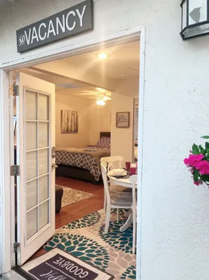 Image of Luxurious Private Guesthouse in Sherman Oaks