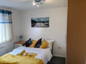 Image of Modern Apartment - Walking Distance to the City Centre - Free Parking, Fast Wi-Fi and Smart TV with Netflix by Yoko Property