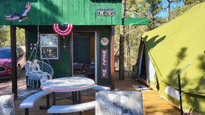 Image of Eagle's Nest Cabin \/ Sibley4 Tent combo @EvansCliff hot tub canyon views