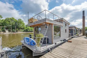 Image of Besonderer Urlaub auf Hausboot TYSTNADEN
