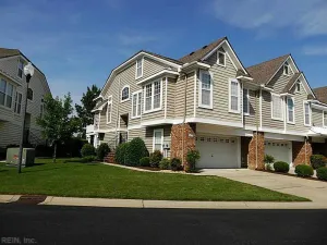 Image of Stunning Townhouse on the 16th Hole.