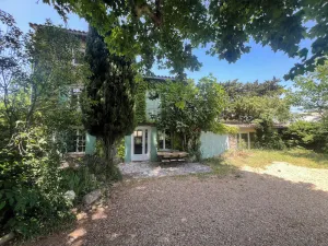 Image of Stone house in Isle-sur-la-Sorgue