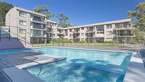 Image of The Poplars, 15,36 Magnus Street - Unit in a great complex with a pool and close to town