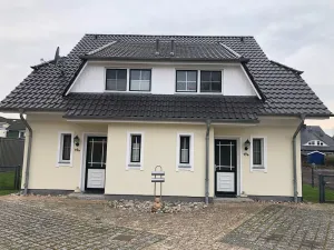 Image of Strandstrasse 19b - beautiful house in 2nd row