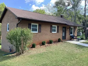 Image of Cute Cherry St. Cottage