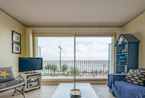 Image of ***Studio avec Balcon Face à la Mer, Centre Plage des Sables-d'Olonne, Équipé et Confortable*** - FR-1-197-581