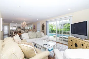 Image of Beautiful Beach House with Large Swimming Pool in Ocean Beach