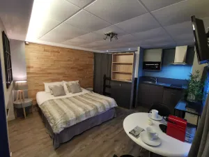 Image of Au Saint Martin 2