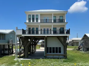 Image of White Dolphin - Beachfront - Island Realty