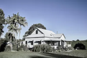 Image of Benny’s Cottage  Luxury hinterland accomodation & photo shoot location