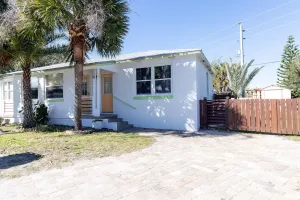 Image of Family and Dog  Friendly Beach Cottage