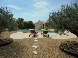 Image of Provence, its lavender, the song of the cicadas, the sun ... Let yourself be seduced ...