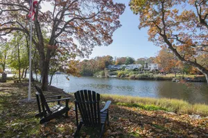 Image of Waterfront Holiday Vacation Villa New England - 2 min from Ocean W\/ fireplace