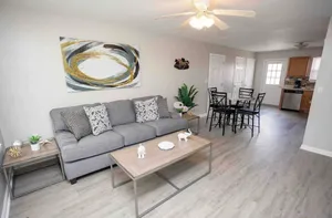 Image of Charming 3 Bedroom Florence KY, close to Creation Museum, free wi fi and parking