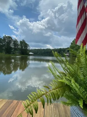 Image of Cozy Lake refuge to relax and restore!