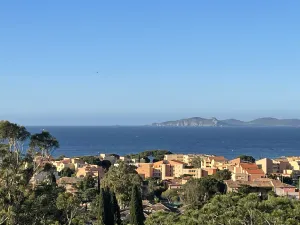 Image of La Londe La Mer : appartement proche plages & vue superbe sur les îles d'or