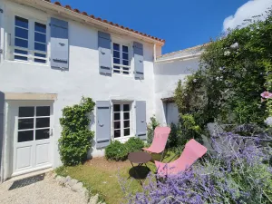 Image of Charm and comfort in a renovated house rétaise