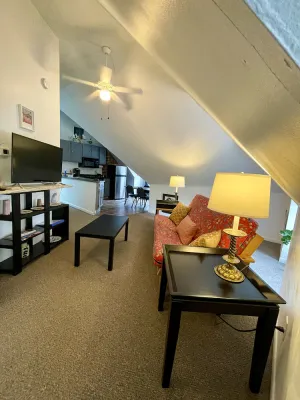 Image of Downtown Two Bedroom Apartment in Downtown Lexington near Rupp Arena