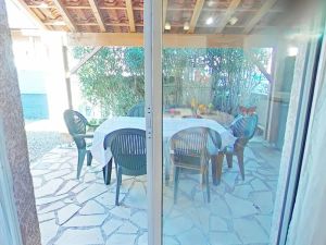Image of T3 detached house with large terrace and residence with swimming pool and tennis court
