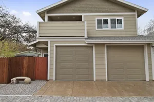 Image of Olive Alley--Downtown Home Away From Home with a Garage!