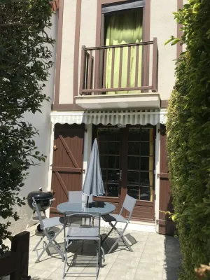Image of Maisonette 'Happiness