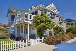 Image of Gathering Place overlooking beach, pier, and downtown Cayucos