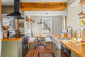 Image of Minutes to Downtown Harpers Ferry Hot Tub