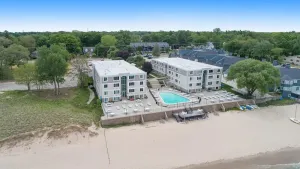 Image of Cathy's Studio Condo on the Lake Michigan