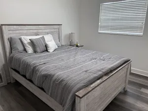 Image of Room to rent for the week or the month!