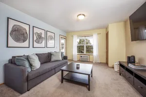 Image of Within minutes to Downtown, breweries and waterfront!
