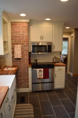 Image of Super Cozy Charming Vintage Bungalow