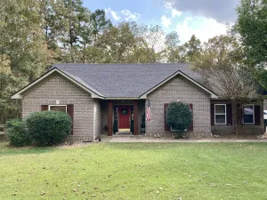 Image of Beautiful 5 bed 2bath in Diamondhead Resort  with hot tub and golf course!