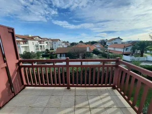 Image of Modern Duplex in Anglet: 2 Bedrooms, Terraces, and Parking Near Beaches