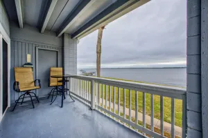 Image of Salty Breezes, Panacea...Bay Front, Wrap Around Balcony, Pool, NO BOATS
