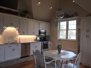 Image of Newer, spacious and clean cottage with river view!