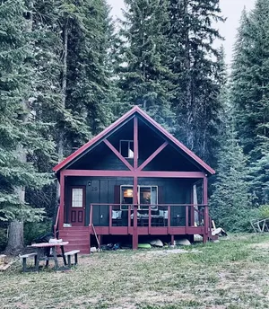 Image of 3 Bed\/ 1 Bath Retreat in the Mountains