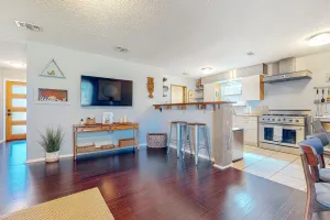 Image of Charming dog-friendly home with an enclosed yard, covered patio, W\/D, & AC