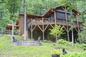Image of Beautiful cabin 5 min to Murphy, screened in deck with gas fire pit & hot tub