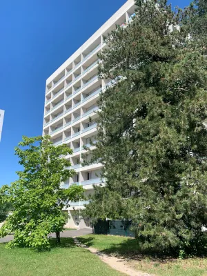 Image of Studio Dans Résidence Calme Avec Parking