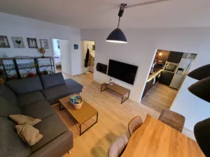Image of Modern apartment 4-8 guests
