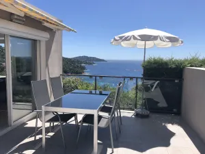 Image of Apartment in detached villa with panoramic sea view & beaches on foot