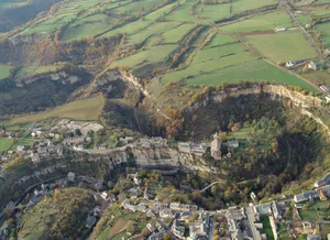 Image of \"Maisondeltraouc\" gîte with roof terrace and garden offering stunning views.