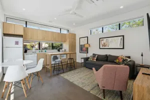 Image of Modern 1-bedroom Apartment - 80 Walkscore!